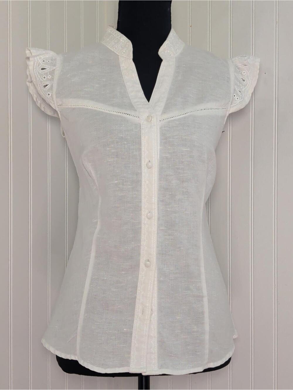 Tweeds White Sleeveless Eyelet Ruffle Button-Front Blouse